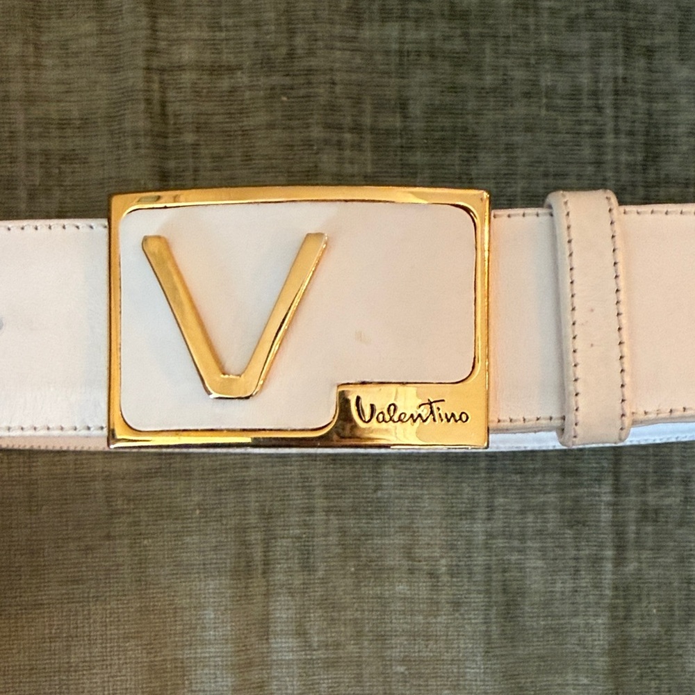 Valentino White Leather Belt with Gold Accent - Picture 7 of 8